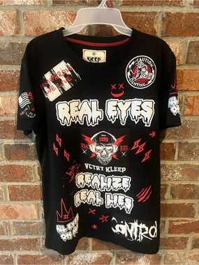 VCTRY KLEEP "Real Eyes Realize Real Lies" Premium Graphic T-Shirt,size Large
